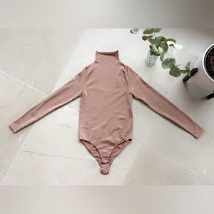 SKIMS Bodysuit - SIZE SMALL - NEVER WORN - Dark Tan